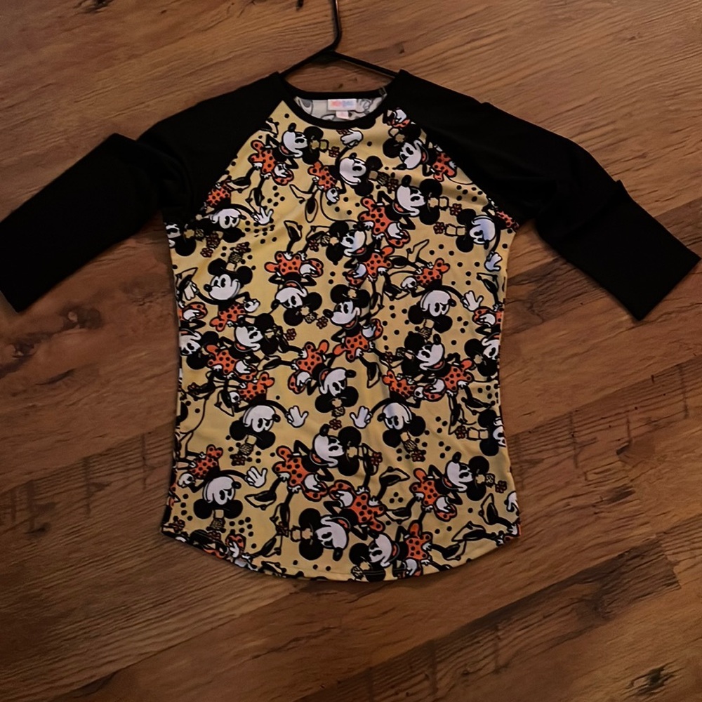 New Lularoe Disney Minnie Mouse shirt size small